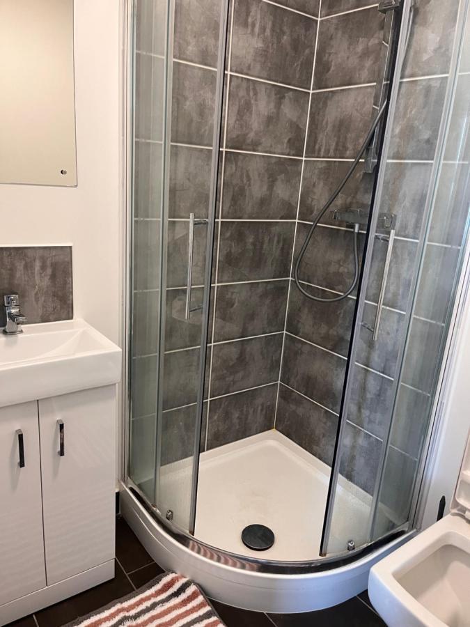 The Serviced Accommodations هارلو المظهر الخارجي الصورة